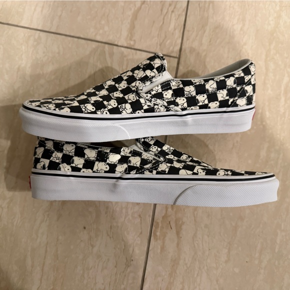 RARE Vans Unisex Snoopy Checkerboard Slip-On Sneakers - Size 8.5 M, 10 W - Picture 4 of 7